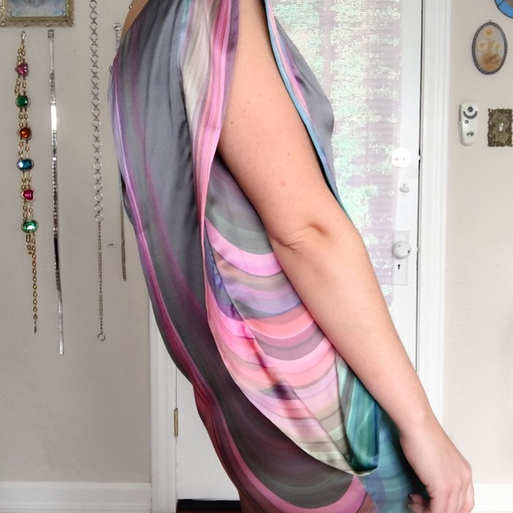 🚫SOLD🚫 Elizabeth & James Fractal Shift Dress - Picture 2 of 5